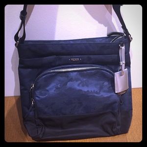 Voyageur tumi crossbody